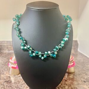 NWOT Elegant Green Crystal Necklace
